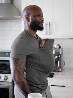 Lalabu Men's Short-Sleeve V-Neck Tee in Charcoal Gray